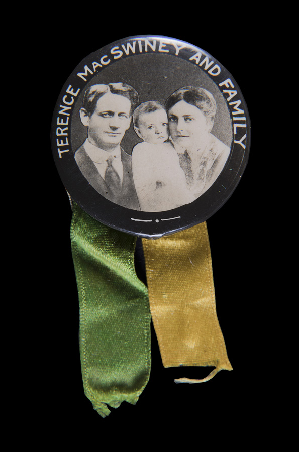 1966.250-D8.4-Badge-Button-Terence-MacSwiney-and-Family