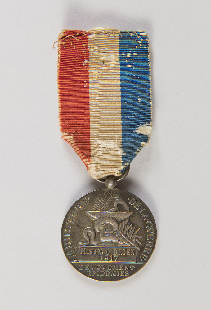 1968.66A-M6.9-Medal-French-Great-War-WWI-Violet-OBrien-1917-01