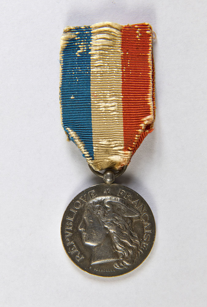 1968.66A-M6.9-Medal-French-Great-War-WWI-Violet-OBrien-1917-02