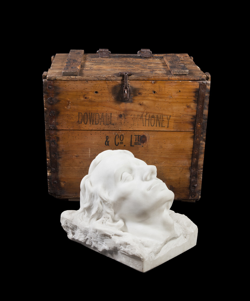 Wooden-Box-and-Marble-Sculpture-containing-the--Death-Mask-of-Terence-MacSwiney-by-Albert-Power-Copy-1