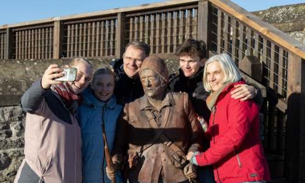 Family Taking A Selfie With The Soliders At Elizabeth Fort Cork City