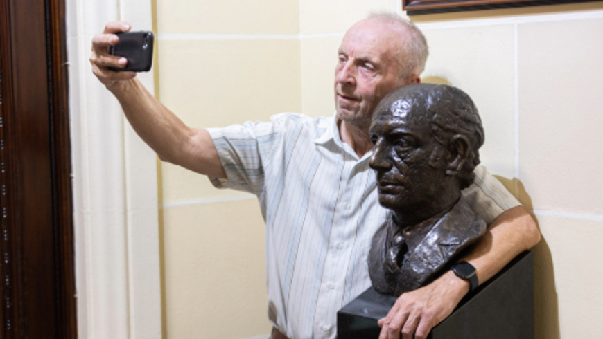 Jack Lynch Bust (1)