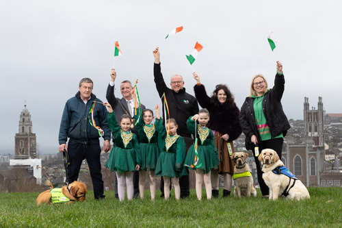 Lord Mayor with Guide Dogs & trainers, young dancers