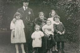 MacCurtain-Family-Photograph-2m-x-80cm