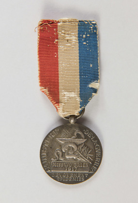 1968.66A-M6.9-Medal-French-Great-War-WWI-Violet-OBrien-1917-01