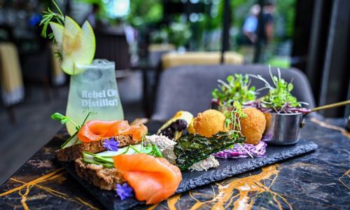 Botanics & Bites at Bloom